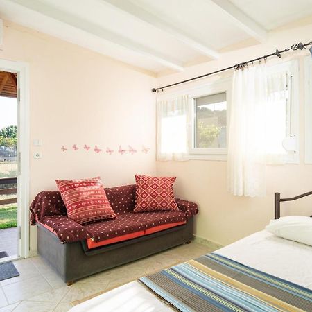 Agatha House Aparthotel Valti Bagian luar foto