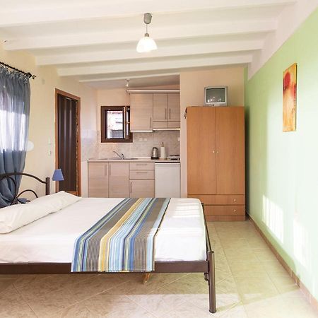 Agatha House Aparthotel Valti Bagian luar foto