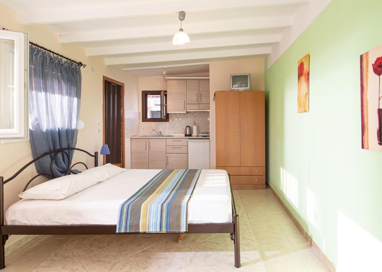 Agatha House Aparthotel Valti Bagian luar foto