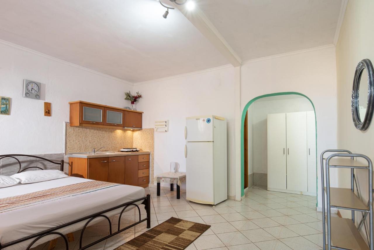 Agatha House Aparthotel Valti Bagian luar foto