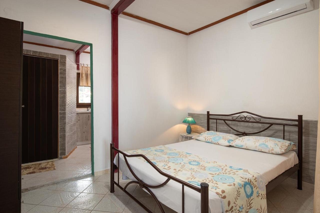 Agatha House Aparthotel Valti Bagian luar foto