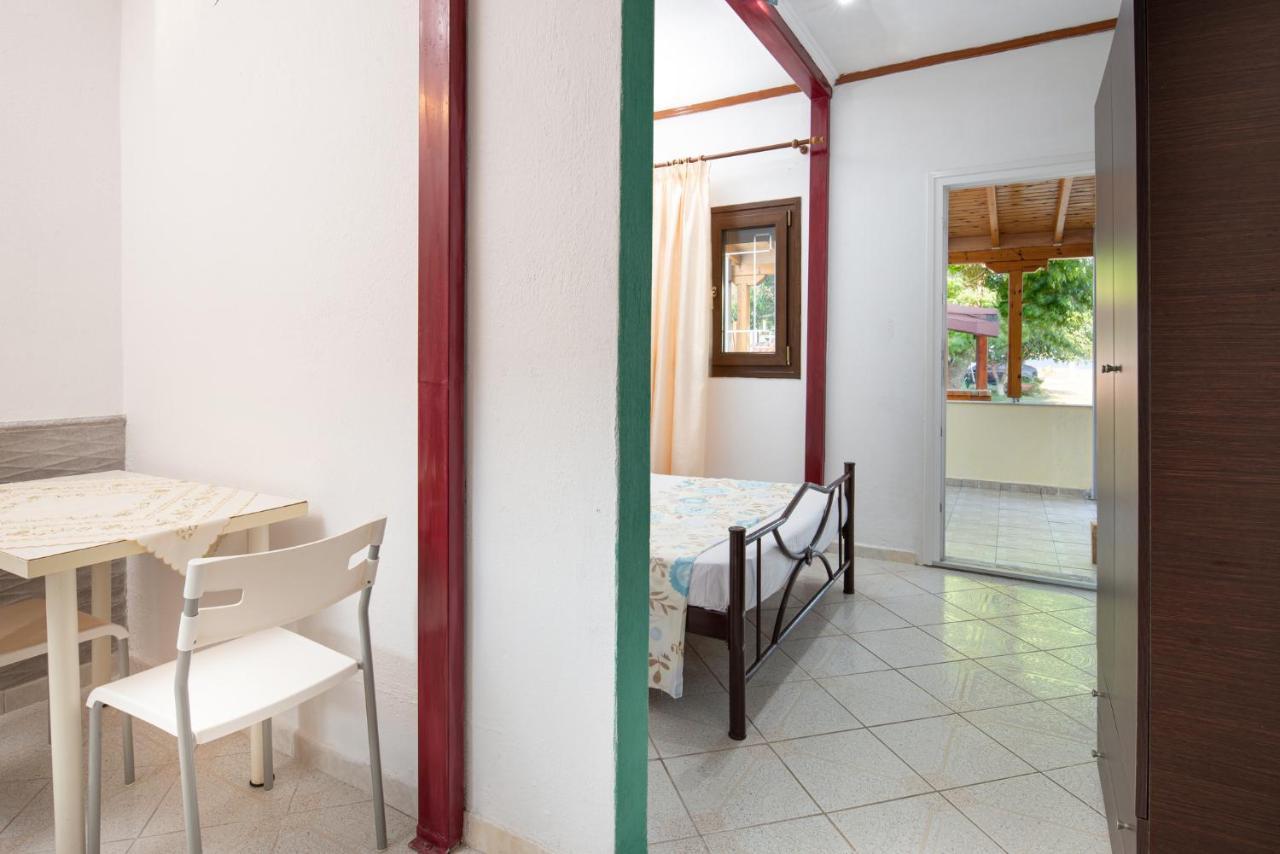 Agatha House Aparthotel Valti Bagian luar foto